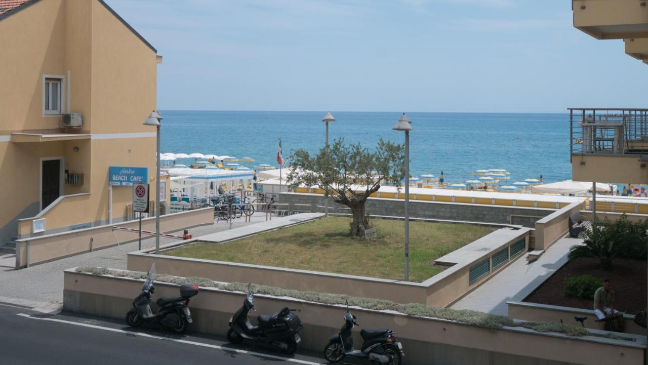 Babyaccommodation Family Experience IV Pietra Ligure Eksteriør bilde